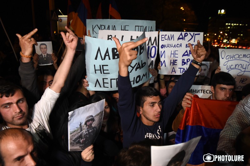 Lavrov protest 14