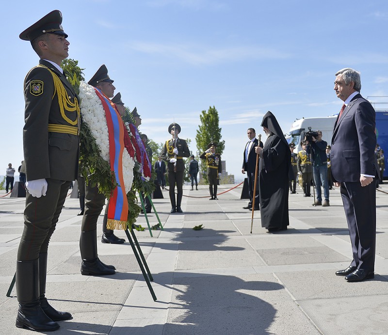 Serzh Sargsyan Tsitsernakaberd 5