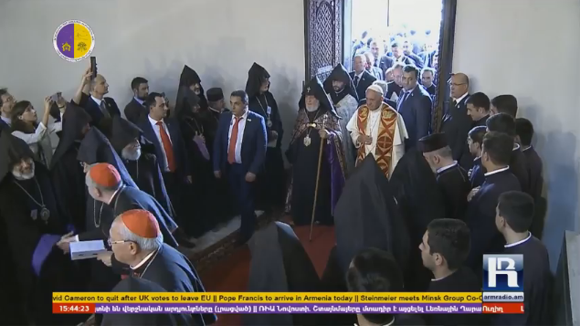 Pope in Etchmiadzin 2