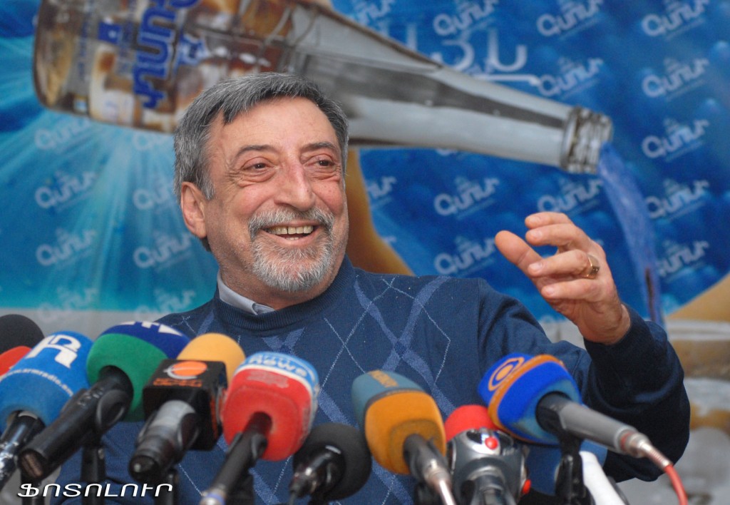 Nikolay Tsaturyan guest in Henaran press club