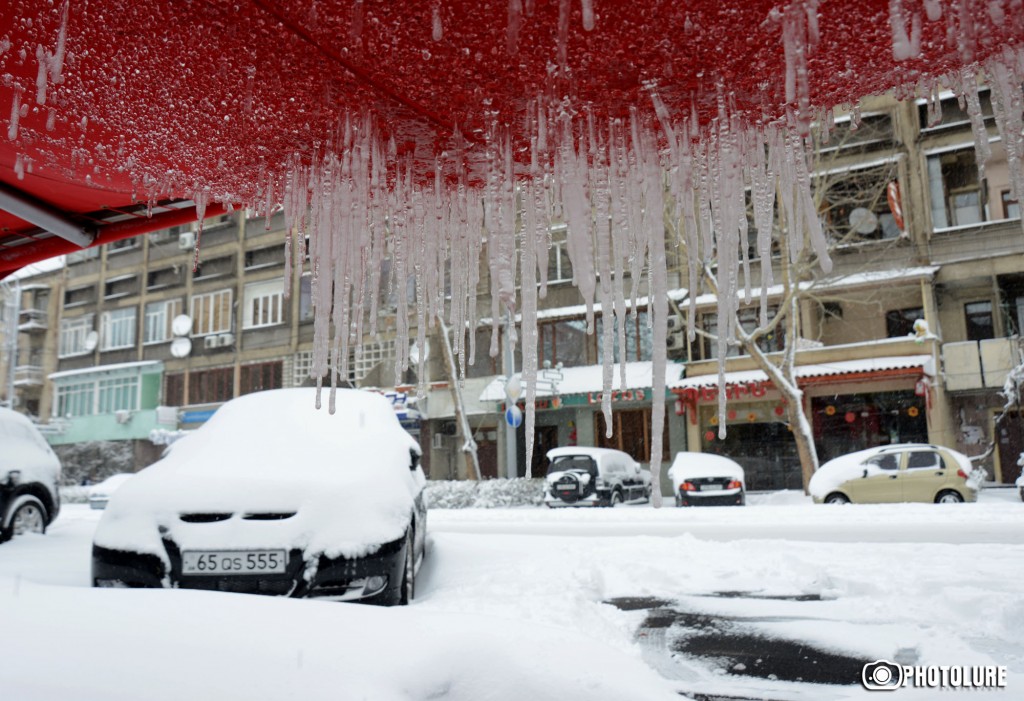 A heavy snowfall has covered Yerevan during the last days of March